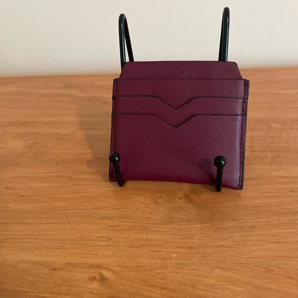 Steve Madden Burgundy cardholder - Picture 2 of 4